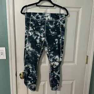 Worn once PureLuxe by Fabletics 7/8 ankle peephole leggings